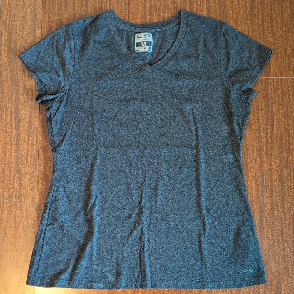 4 Medium Exercise Shirts - Picture 4 of 9